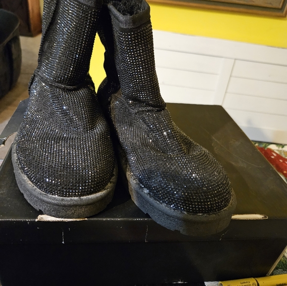 NIB TORRID 9WW BLACK EMBELLISHED SPARKLY ✨️ BOOTS - Picture 3 of 5